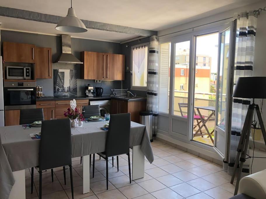 Appartement Balcon, Place De Parking, Centre Ville Валанс Екстериор снимка