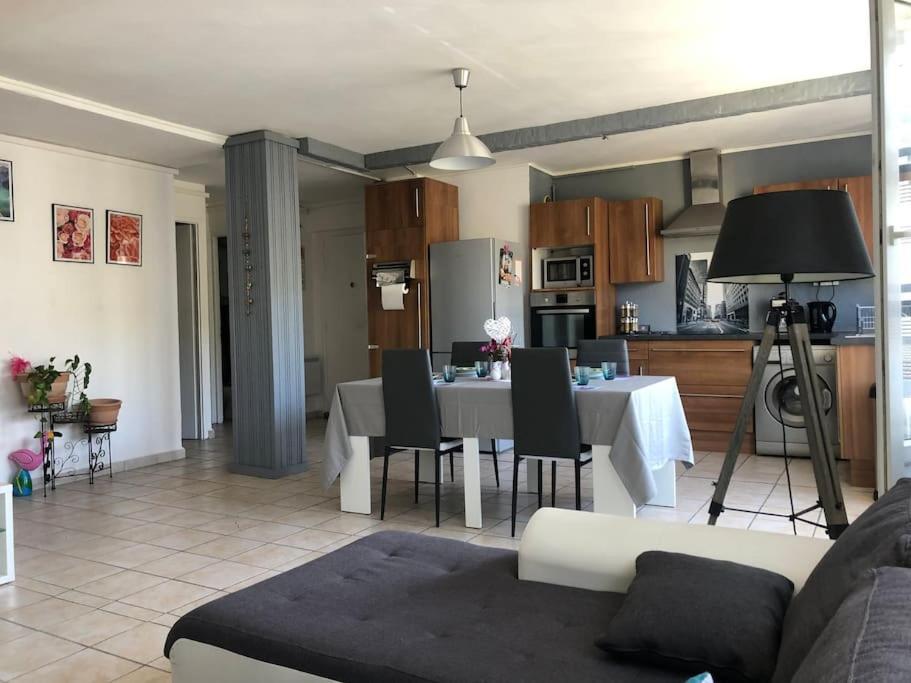 Appartement Balcon, Place De Parking, Centre Ville Валанс Екстериор снимка