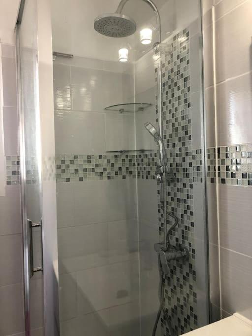 Appartement Balcon, Place De Parking, Centre Ville Валанс Екстериор снимка